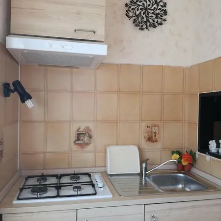 Apartment Fiordiluna Near 5 Terre Beverino